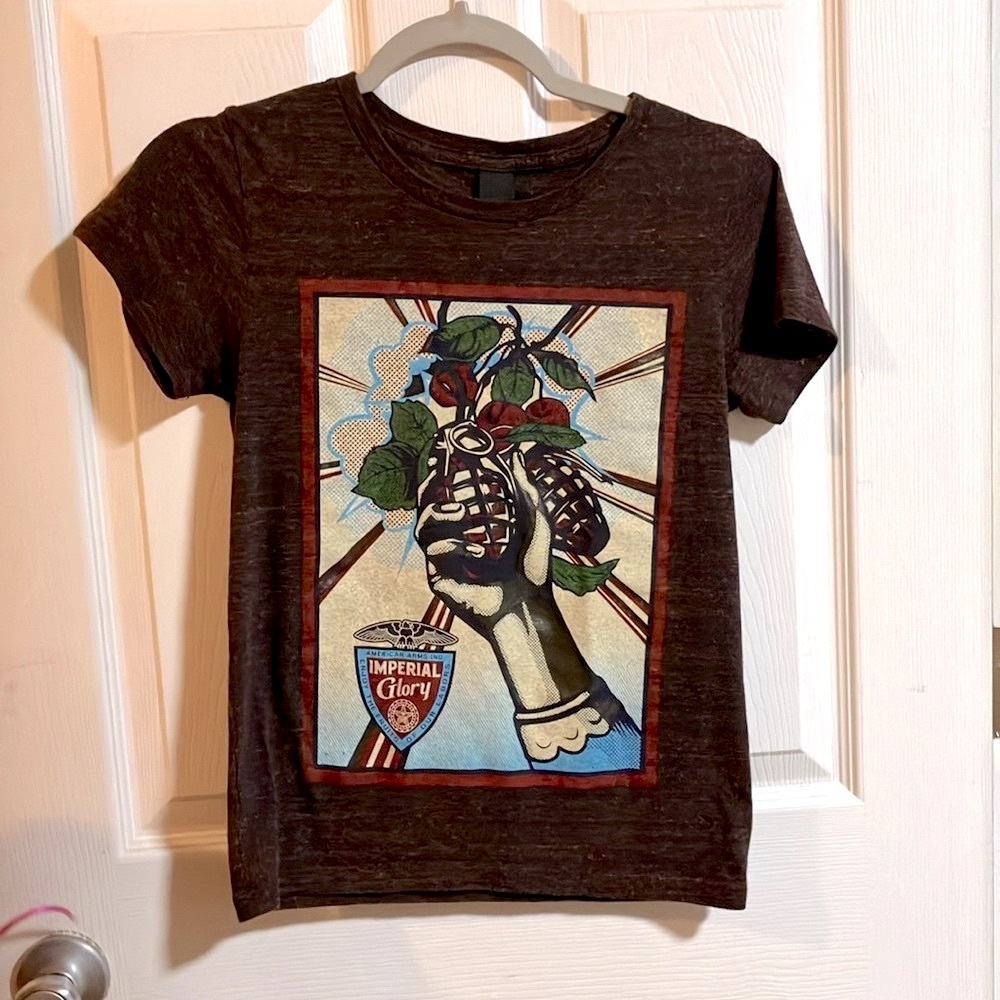 Obey XS woman's graphic T-shirt, maroon, granade logo skater shirt